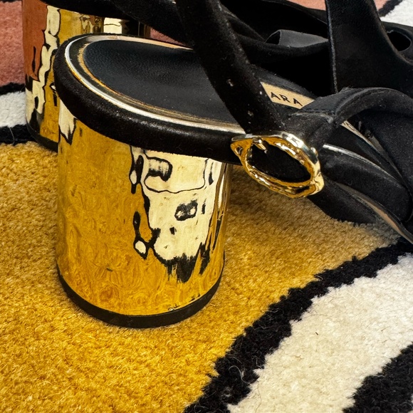 ZARA Black Pointed-Toe Heels with Gold Accent – Size 37 (US 6.5–7) - Picture 4 of 6